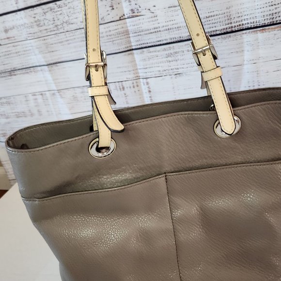 Authentic Michael Kors tote - Picture 4 of 5